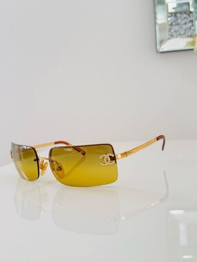 RARE ✨Authentic Vintage Chanel 4104-B  rimless gold sunglasses